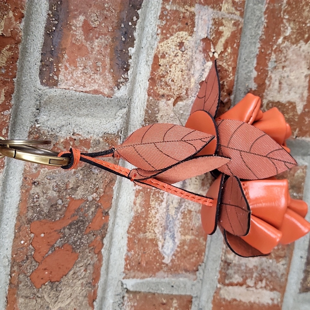 Patricia Nash Laced Rose Apricot Key Fob - Picture 4 of 9